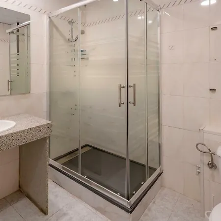 Niza Hotel *